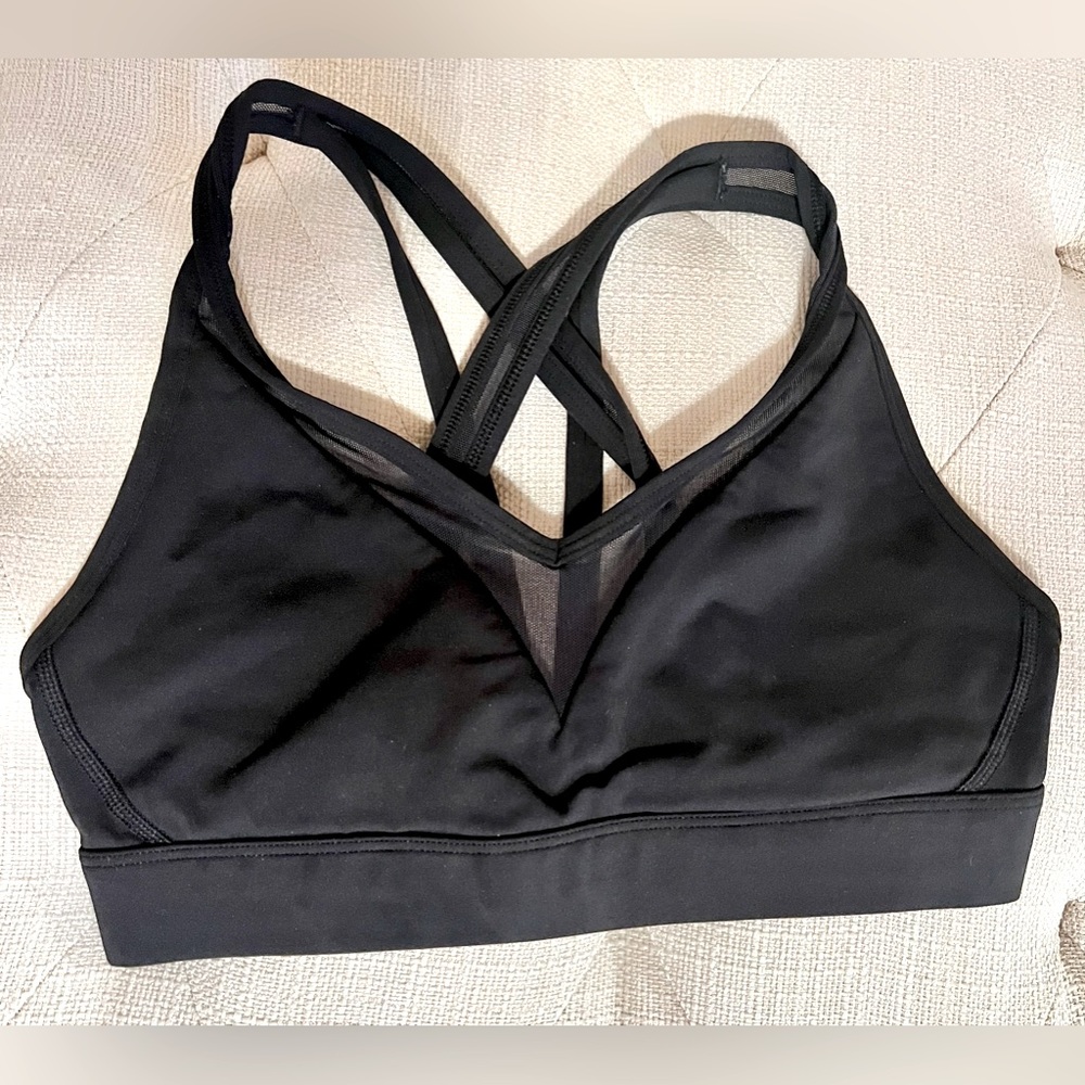 NWOT Lululemon Limited Edition No Longer Made! Nulux Mesh Trimmed Sport Bra sz 4